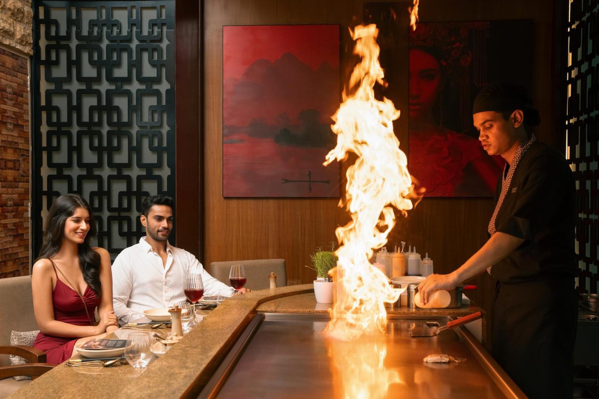 Hyatt Pune Exterior foto Teppanyaki at the Taj Mahal Palace, Mumbai